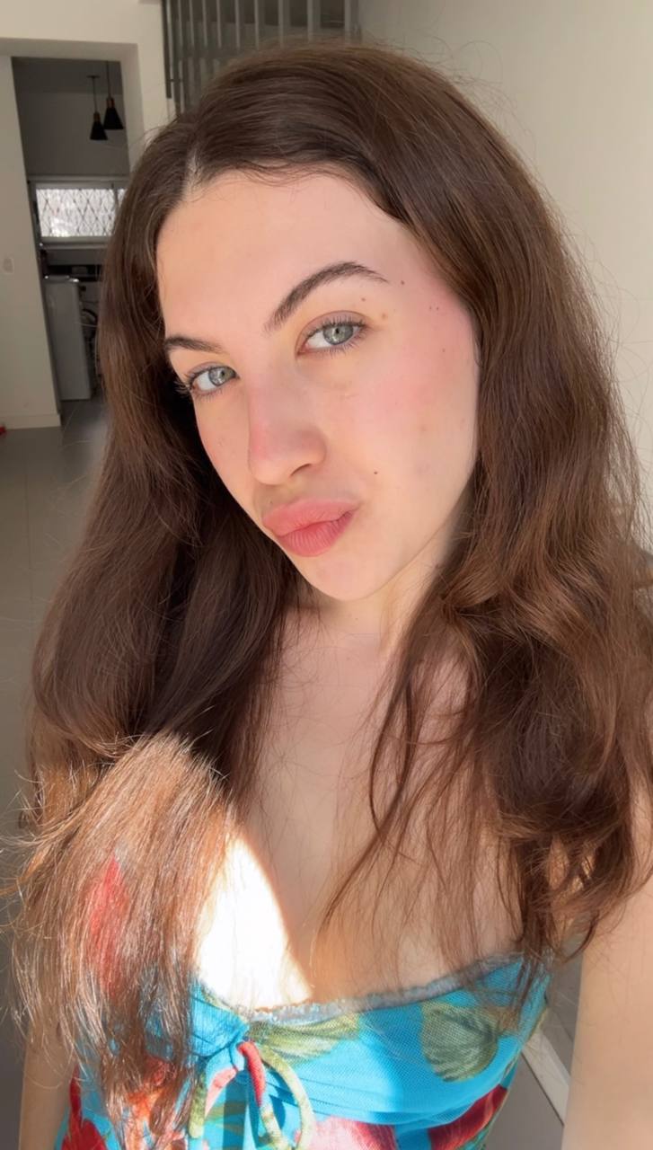 Nude girl Amber in Gazipur