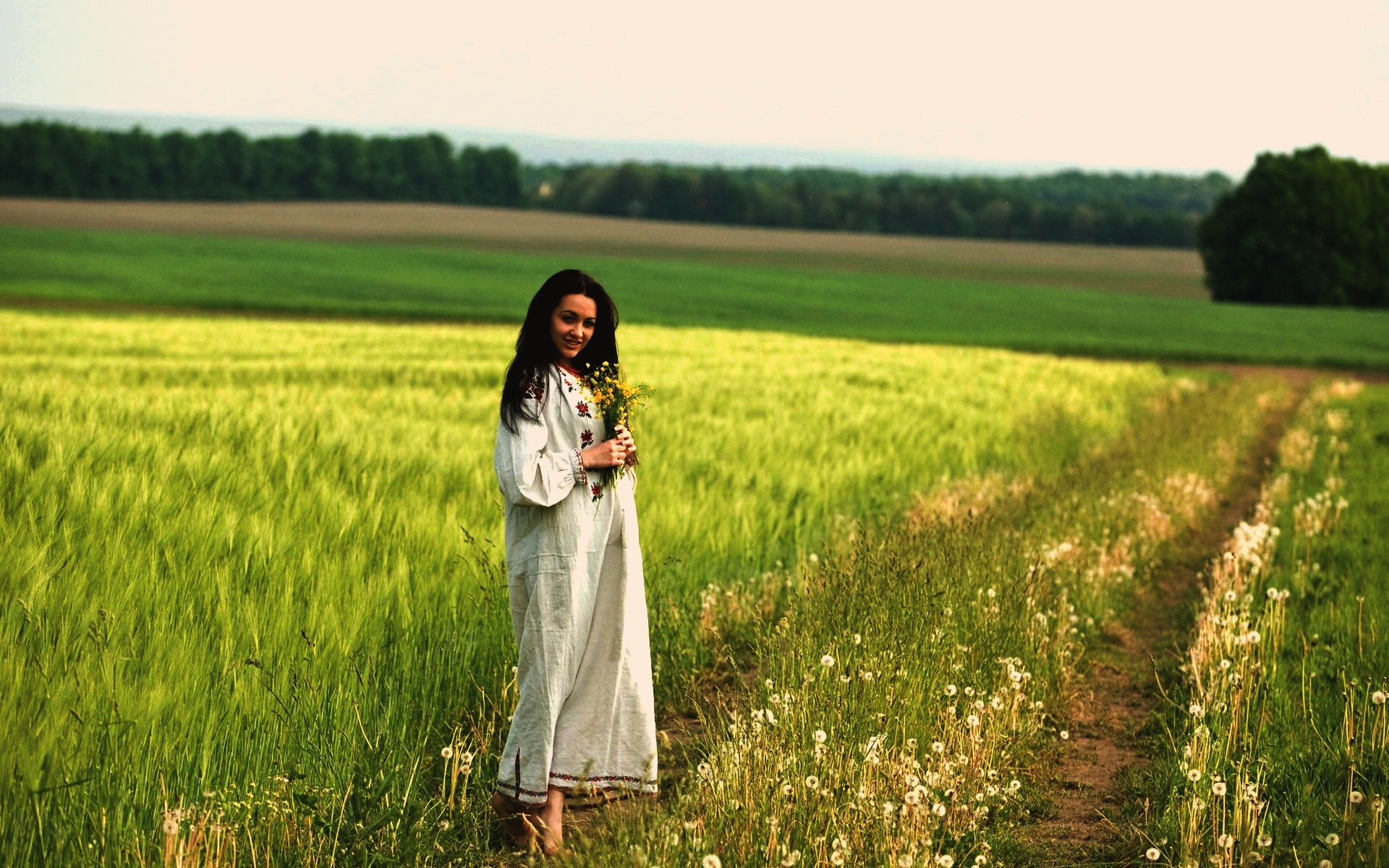 Women in Slavic costumes in Gazipur