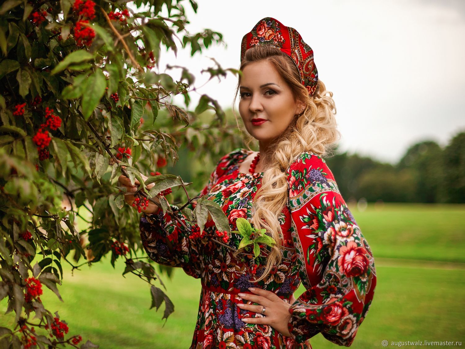 Women in Slavic costumes in Gazipur