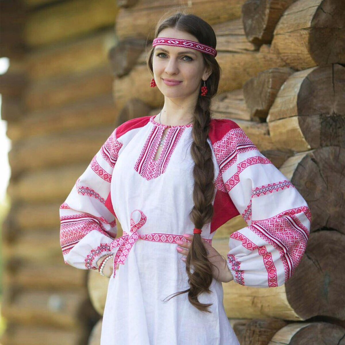 Girls in Slavic costumes in Gazipur