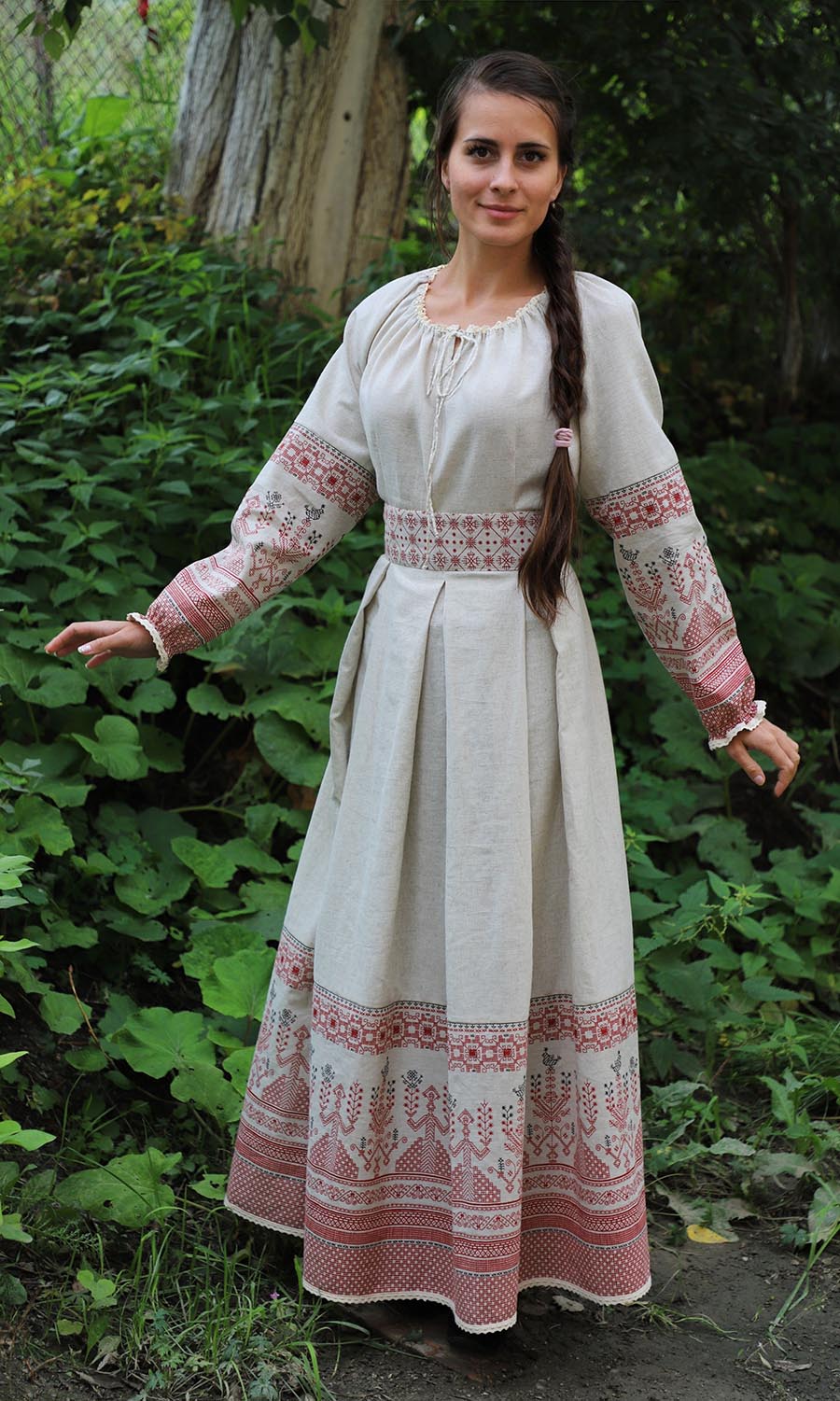 Girls in Slavic costumes in Gazipur