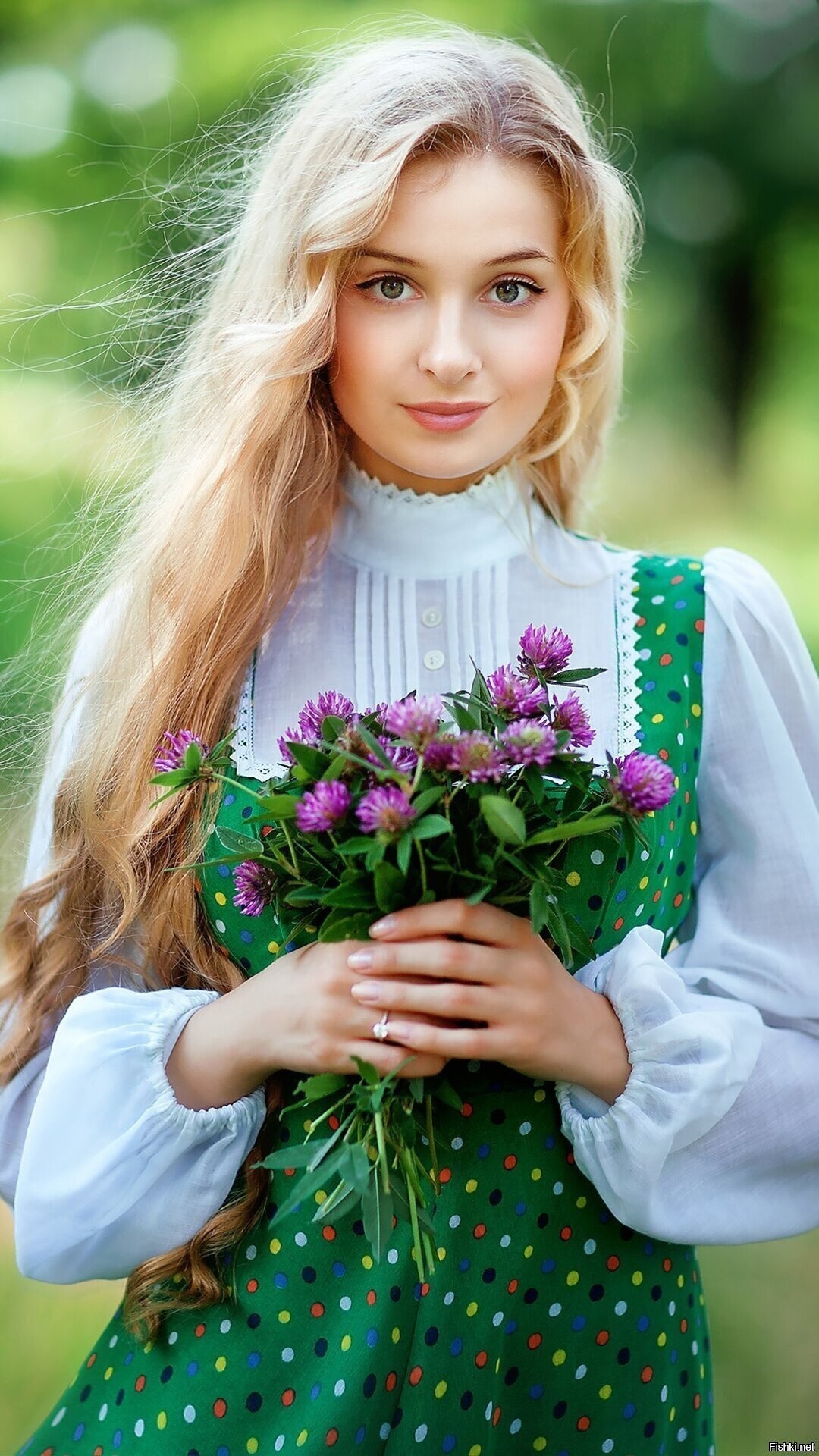 Girls in Slavic costumes in Gazipur