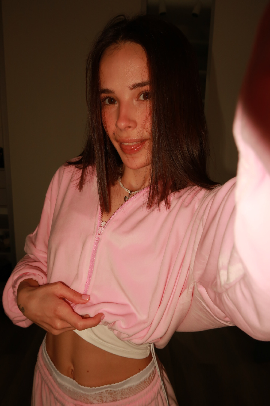 Tina brings the glow — live moments in Gazipur